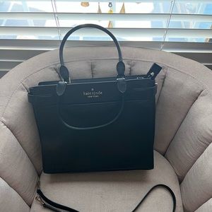 Kate Spade tote! Excellent condition! Perfect for outing and work! Professional
